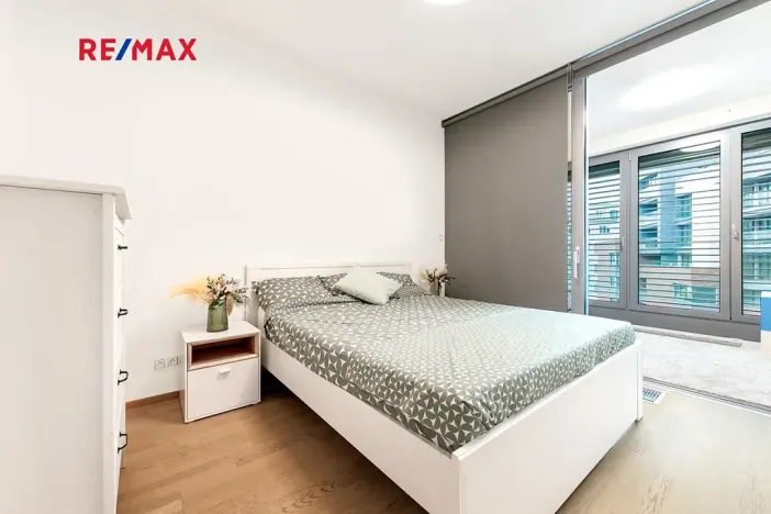 Pronájem bytu 2+kk, Praha - Libeň, Vojenova, 62 m2