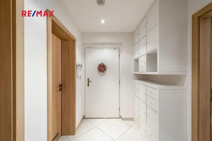 Pronájem bytu 2+kk, Praha - Libeň, Vojenova, 62 m2