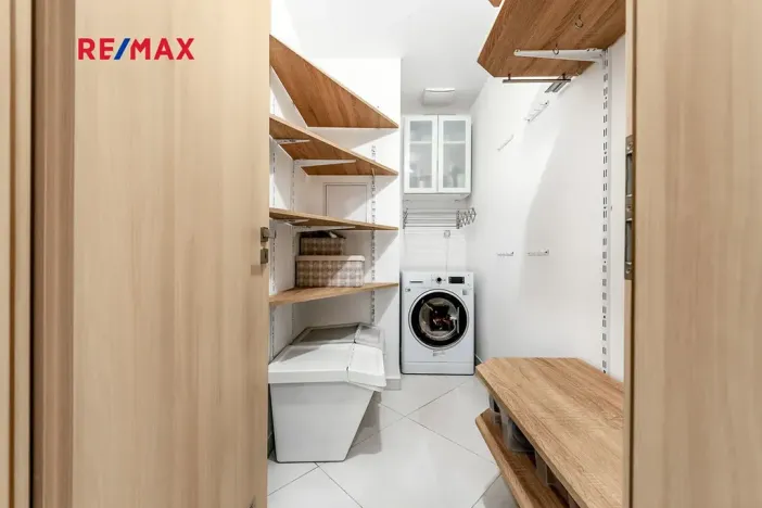 Pronájem bytu 2+kk, Praha - Libeň, Vojenova, 62 m2