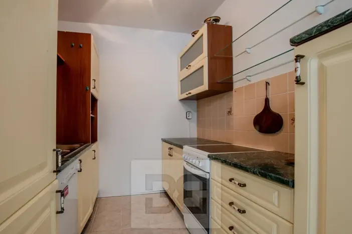 Prodej bytu 2+kk, Praha - Řepy, Bazovského, 44 m2