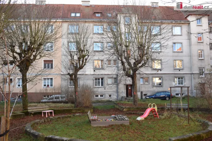 Prodej bytu 2+1, Karlovy Vary - Rybáře, Nad Dvorem, 42 m2
