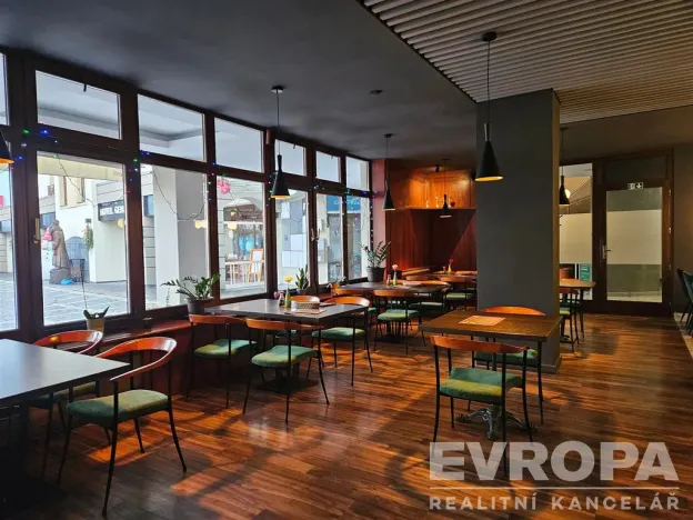Pronájem restaurace, Vrchlabí, Krkonošská, 170 m2