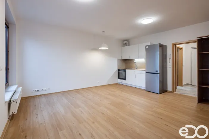Pronájem bytu 1+kk, Praha - Podolí, Jeremenkova, 42 m2