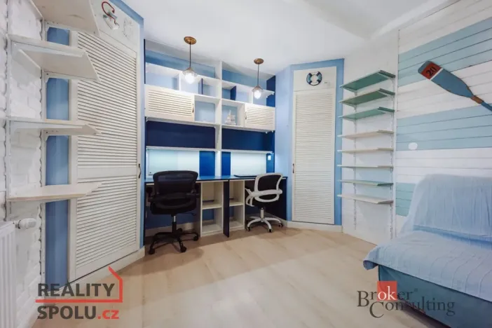 Prodej bytu 4+1, Nupaky, U Valu, 83 m2