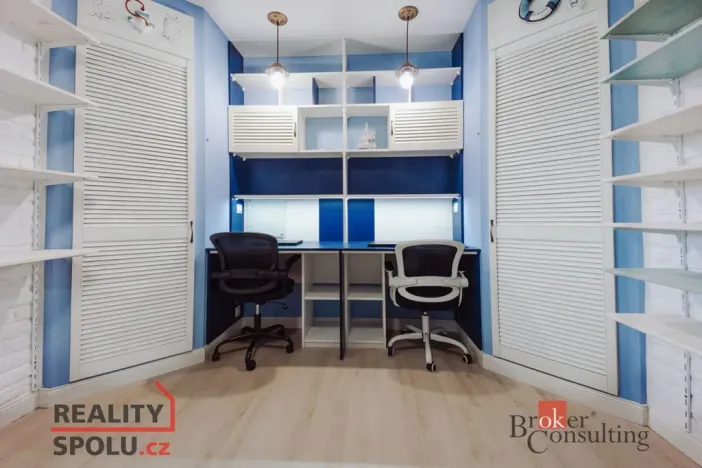 Prodej bytu 4+1, Nupaky, U Valu, 83 m2