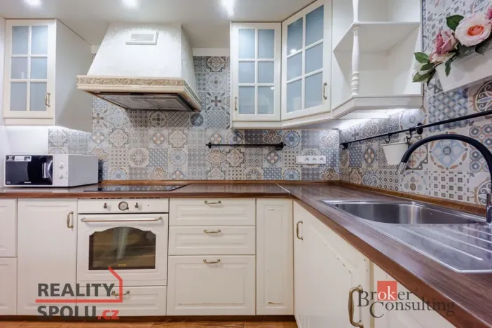 Prodej bytu 4+1, Nupaky, U Valu, 83 m2