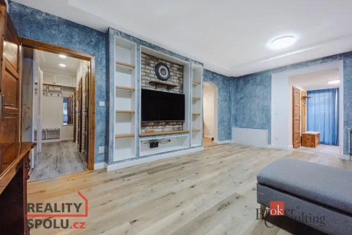 Prodej bytu 4+1, Nupaky, U Valu, 83 m2