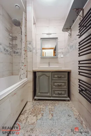 Prodej bytu 4+1, Nupaky, U Valu, 83 m2