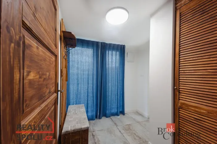 Prodej bytu 4+1, Nupaky, U Valu, 83 m2