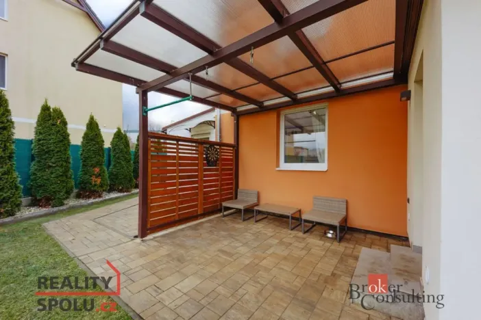 Prodej bytu 4+1, Nupaky, U Valu, 83 m2