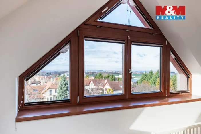 Pronájem bytu 3+kk, Praha - Kolovraty, Meduňková, 109 m2