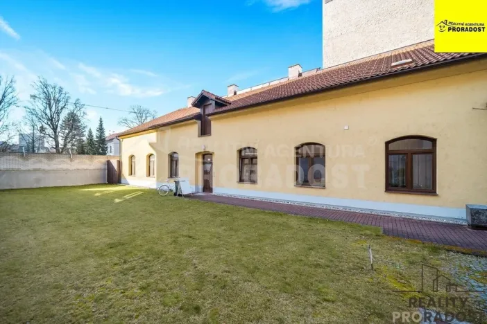 Pronájem kanceláře, Pardubice, třída Míru, 140 m2