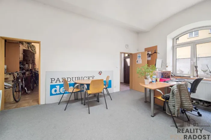 Pronájem kanceláře, Pardubice, třída Míru, 140 m2