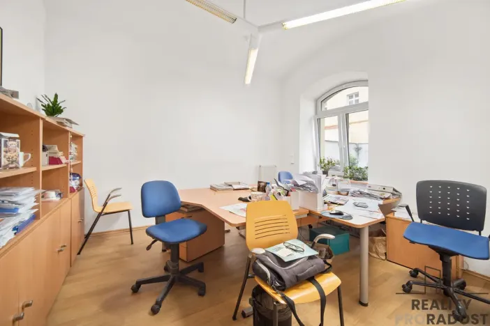 Pronájem kanceláře, Pardubice, třída Míru, 140 m2