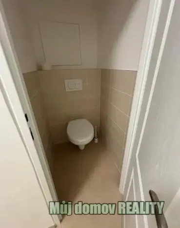 Pronájem bytu 2+1, Praha - Strašnice, U krbu, 55 m2