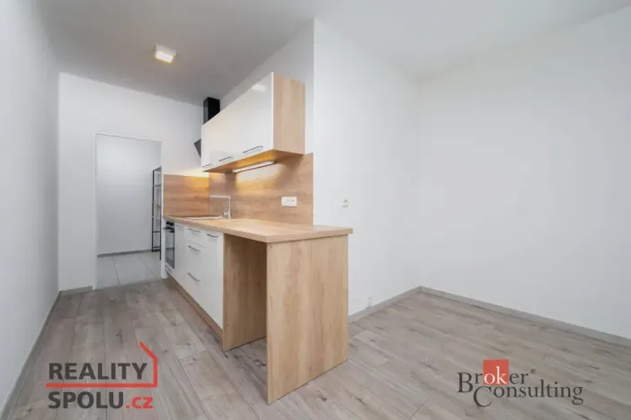 Pronájem bytu 2+1, Rychnov u Jablonce nad Nisou, nám. Míru, 64 m2