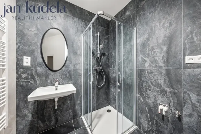 Pronájem bytu 2+kk, Brno, Komárovská, 54 m2