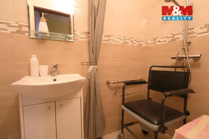 Prodej rodinného domu, Javorník, Nádražní, 196 m2