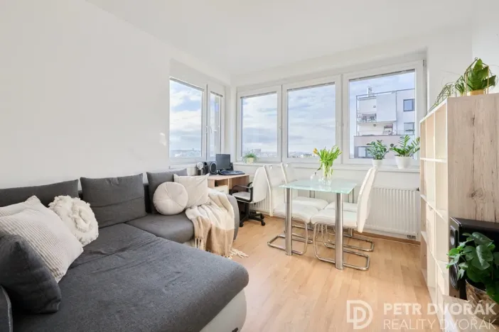 Prodej bytu 2+kk, Praha - Dolní Měcholupy, Honzíkova, 55 m2