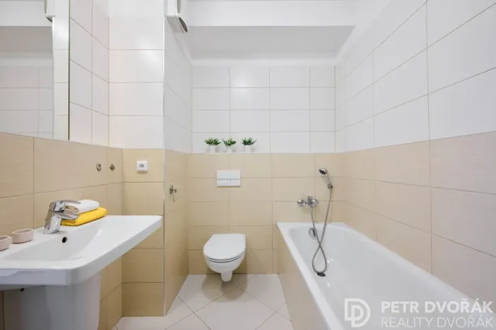 Prodej bytu 2+kk, Praha - Dolní Měcholupy, Honzíkova, 55 m2