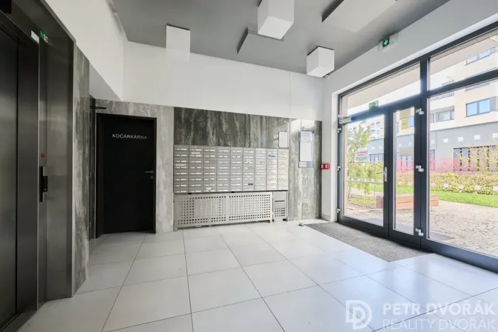 Prodej bytu 2+kk, Praha - Dolní Měcholupy, Honzíkova, 55 m2