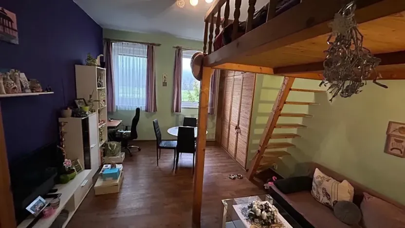 Prodej bytu 2+1, Karlovy Vary, Závodní, 39 m2