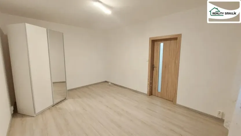 Pronájem bytu 1+1, Cheb, Lesní, 35 m2