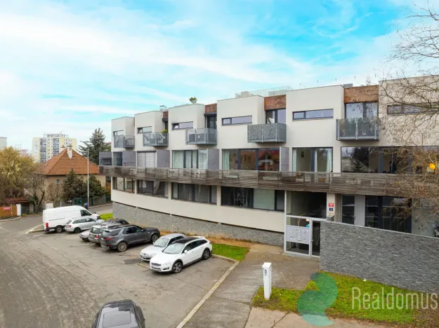 Prodej bytu 3+kk, Praha, Pod průsekem, 65 m2