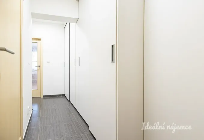 Pronájem bytu 2+kk, Praha - Modřany, Daškova, 41 m2