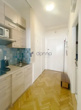 Pronájem bytu 1+kk, Praha, Slezská, 36 m2