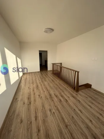 Pronájem atypického bytu, Ostrava, Sokolská třída, 60 m2