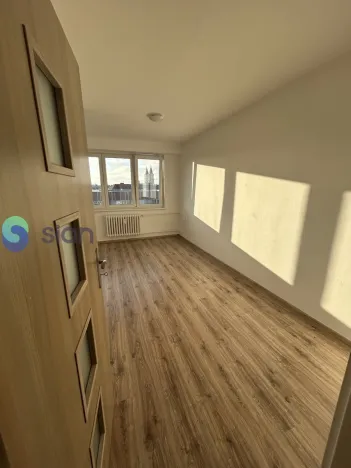 Pronájem atypického bytu, Ostrava, Sokolská třída, 60 m2