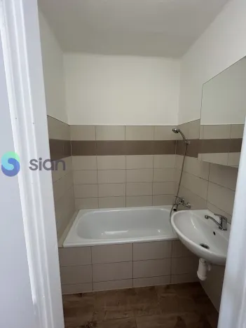 Pronájem atypického bytu, Ostrava, Sokolská třída, 60 m2