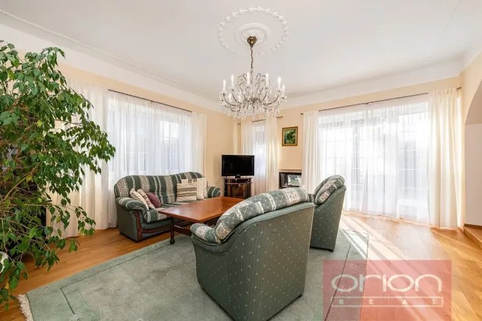 Pronájem rodinného domu, Praha - Suchdol, Havraní, 350 m2