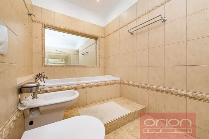 Pronájem rodinného domu, Praha - Suchdol, Havraní, 350 m2