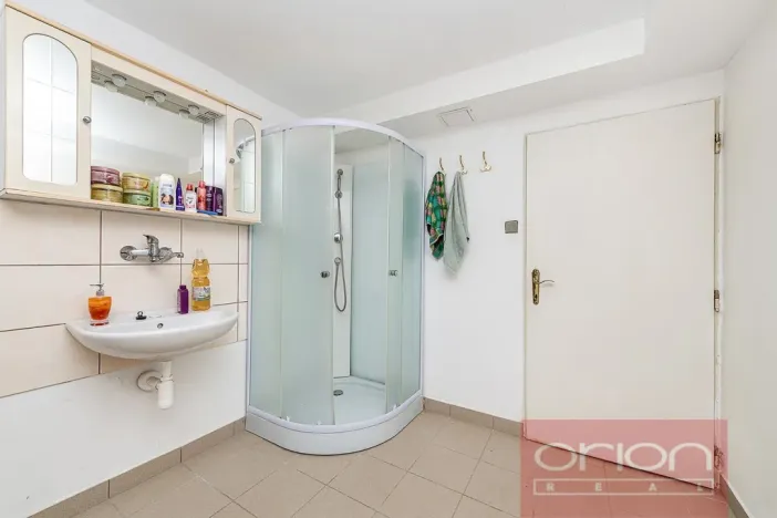 Pronájem rodinného domu, Praha - Suchdol, Havraní, 350 m2