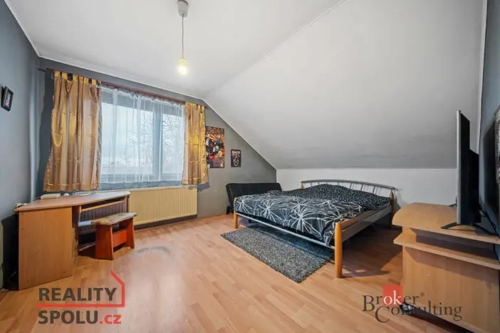 Prodej rodinného domu, Holice, Bratří Čapků, 262 m2