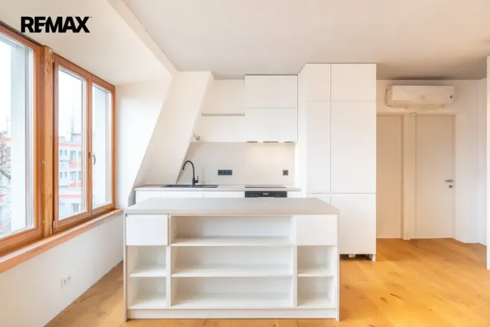 Pronájem bytu 5+kk, Praha, U krčské vodárny, 136 m2