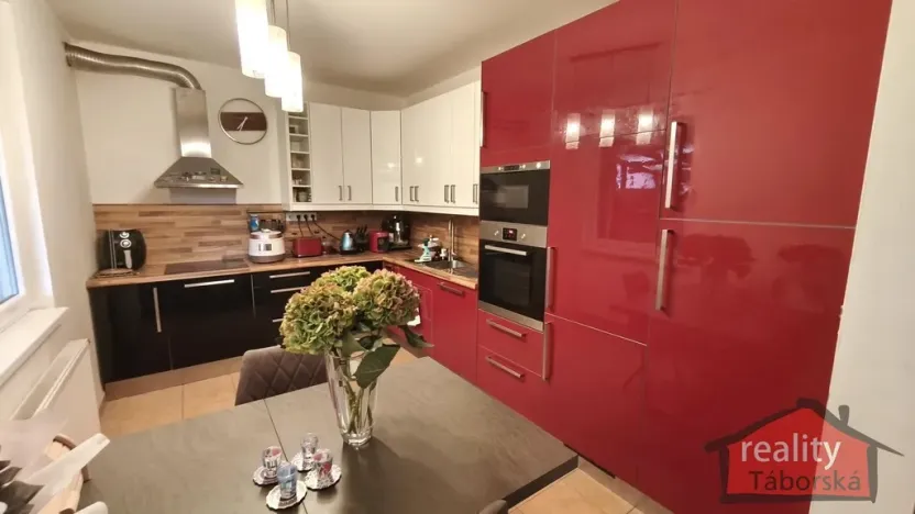 Prodej bytu 3+kk, Nupaky, Luční, 69 m2