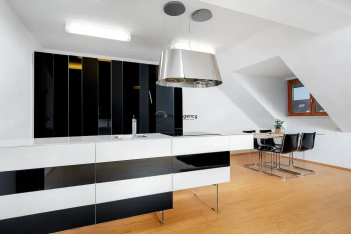 Prodej bytu 4+kk, České Budějovice - České Budějovice 3, Skuherského, 99 m2