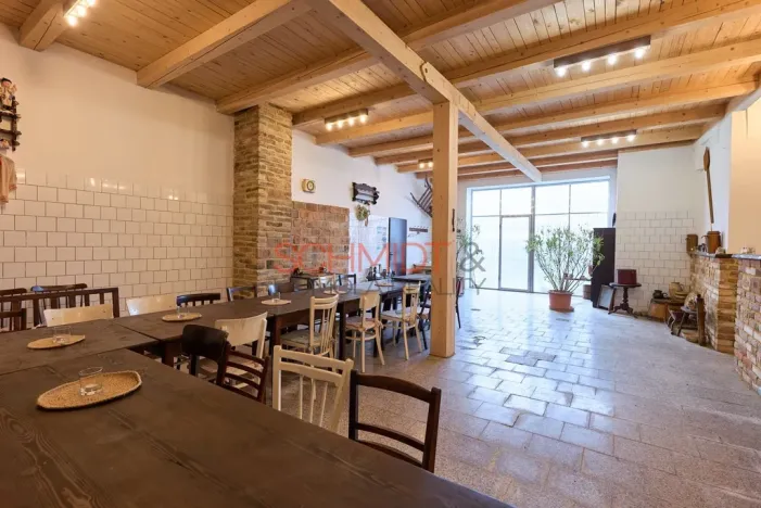 Prodej výrobních prostor, Biskupice, 1612 m2