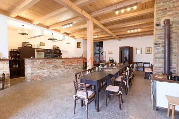 Prodej výrobních prostor, Biskupice, 1612 m2