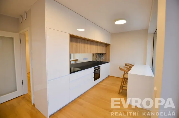 Pronájem bytu 2+kk, Praha - Smíchov, Podbělohorská, 57 m2
