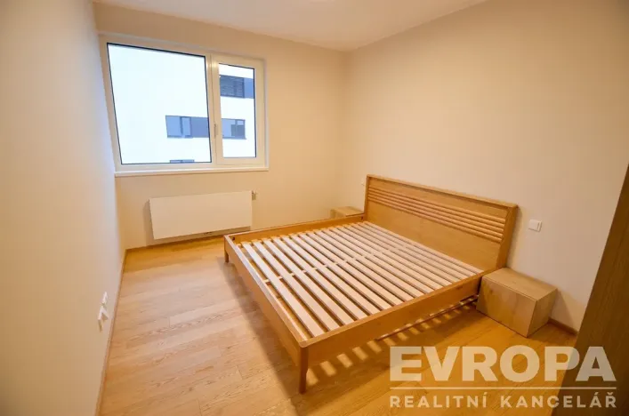 Pronájem bytu 2+kk, Praha - Smíchov, Podbělohorská, 57 m2