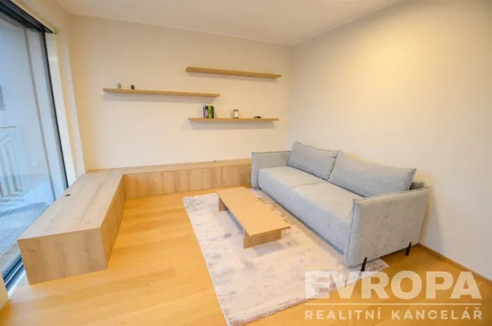 Pronájem bytu 2+kk, Praha - Smíchov, Podbělohorská, 57 m2