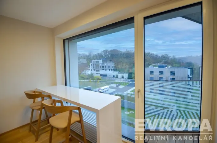 Pronájem bytu 2+kk, Praha - Smíchov, Podbělohorská, 57 m2