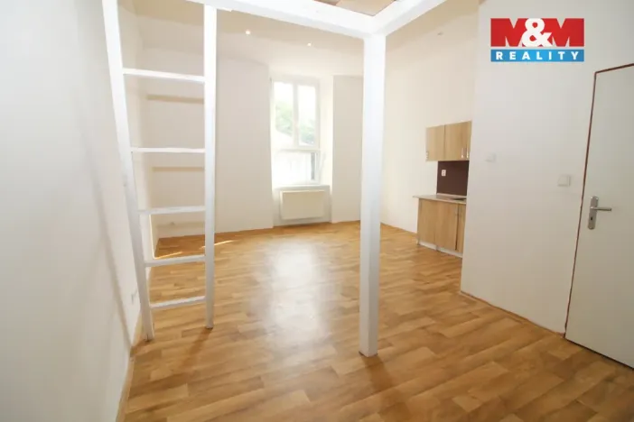 Pronájem bytu 1+kk, Česká Lípa, Pod Holým vrchem, 38 m2