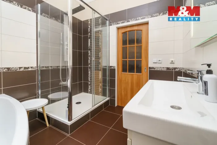 Prodej bytu 2+1, Karlovy Vary, Vřídelní, 56 m2