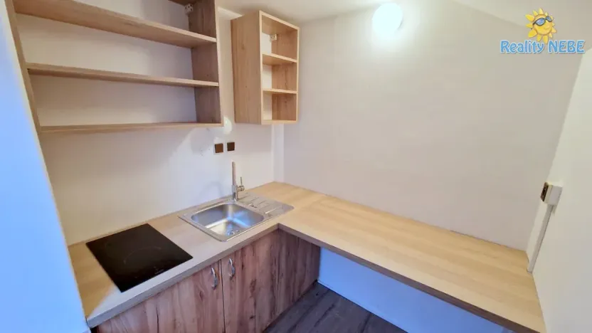 Pronájem bytu 1+kk, Praha - Strašnice, Pod strašnickou vinicí, 16 m2