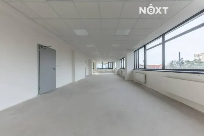 Pronájem kanceláře, Praha - Strašnice, Průběžná, 375 m2